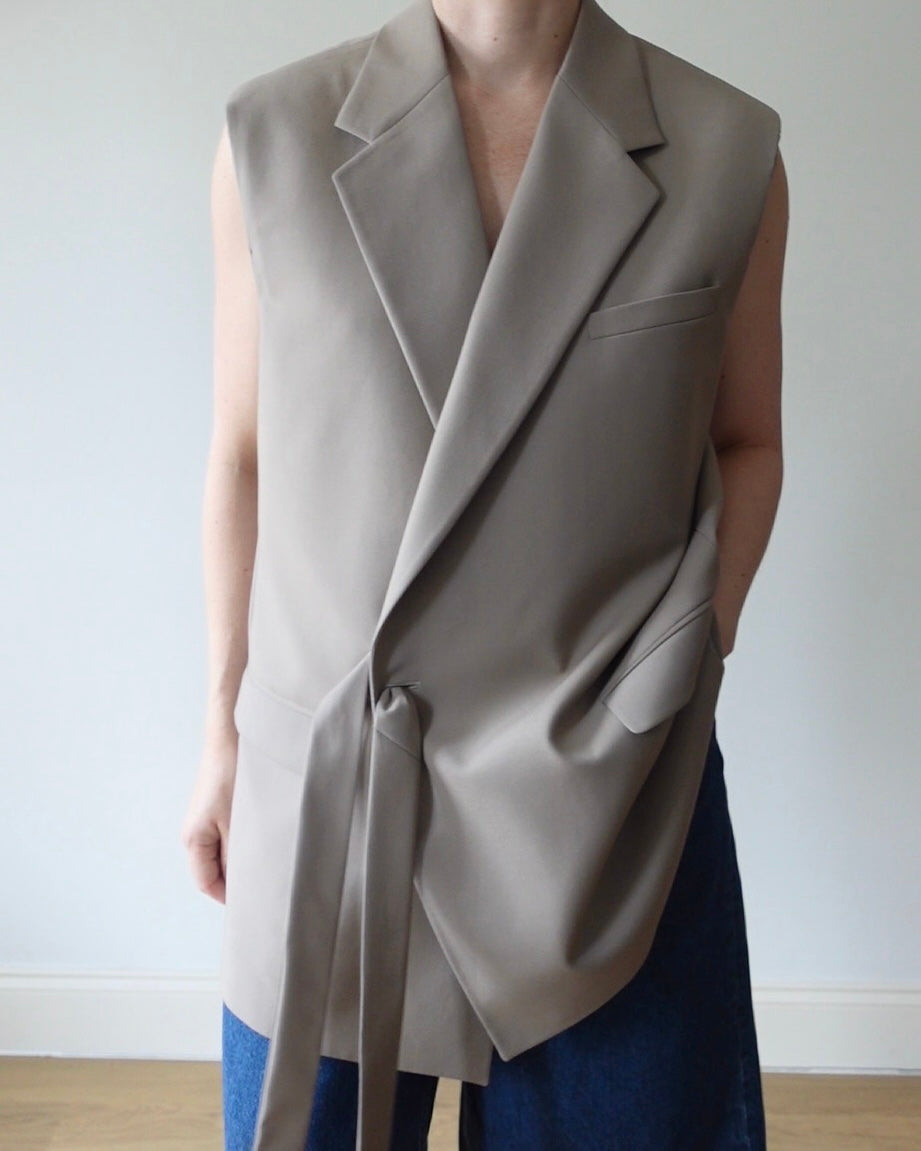 The Modify Blazer - Taupe